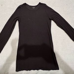 Three Dots long sleeve, ribbed crew neck shirt. Size L, black.